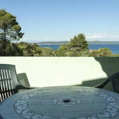 In With Sea View, Loggia, Air Conditioning, Wi-fi Ždrelac