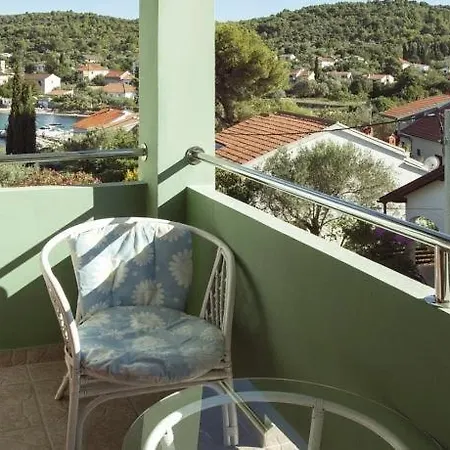 In With Sea View, Loggia, Air Conditioning, Wi-fi Ždrelac