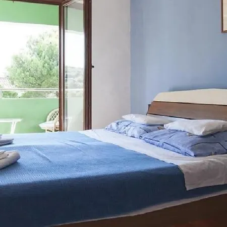 Apartament In With Sea View, Loggia, Air Conditioning, Wi-fi Ždrelac