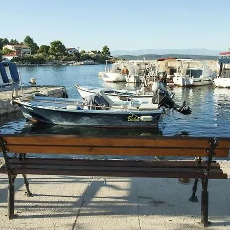 Apartament In With Sea View, Loggia, Air Conditioning, Wi-fi Ždrelac